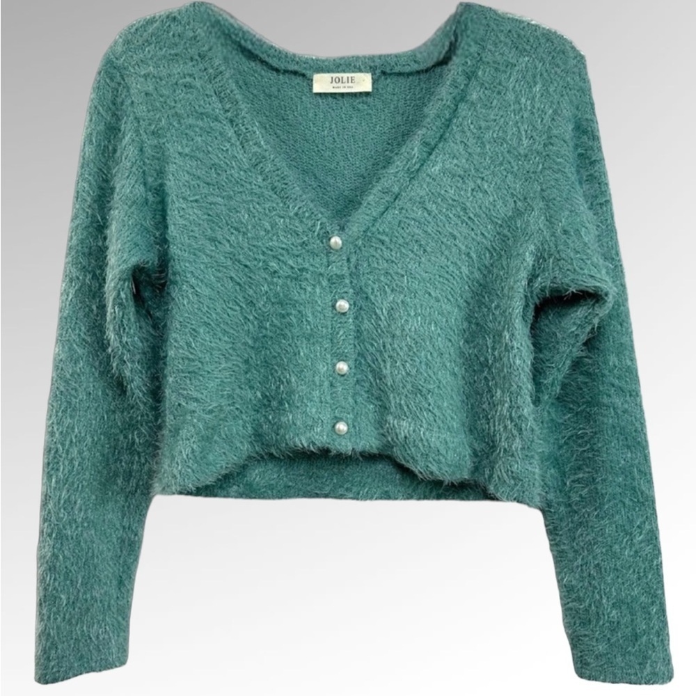 Jolie crop top sweater.